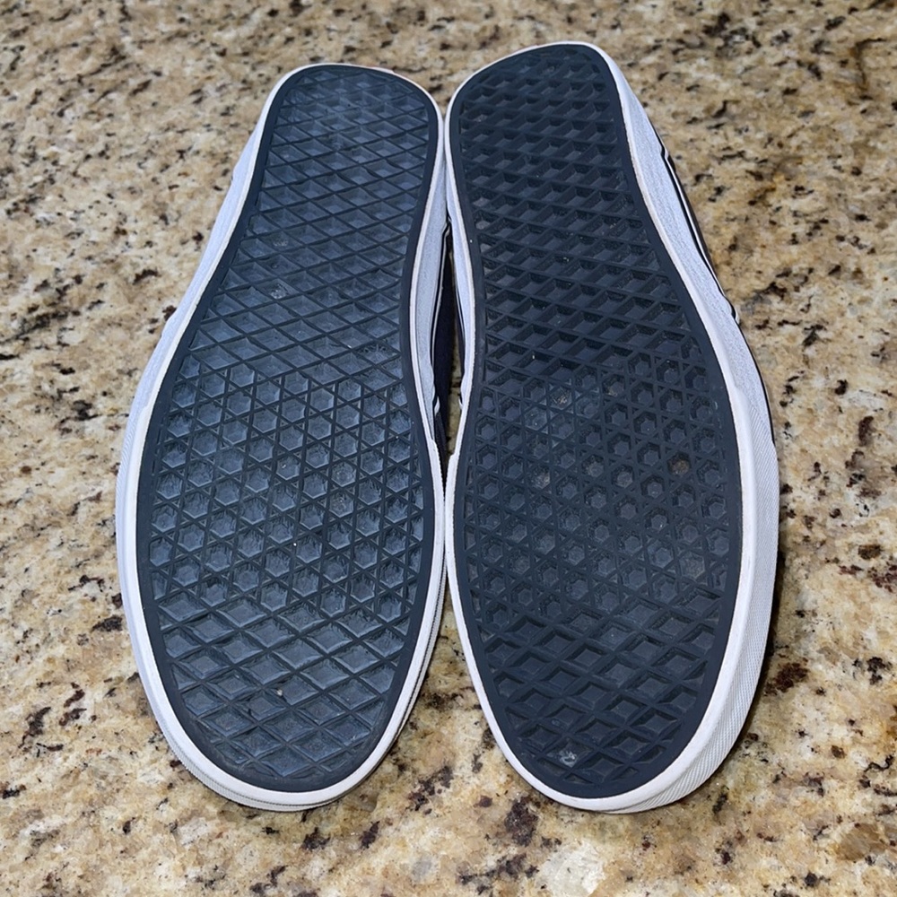 Vans - Picture 6 of 9